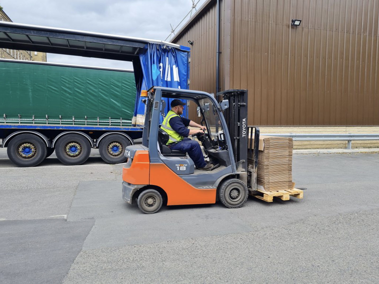 sustainable-material-handling-fleet-sheard-packaging-cs-2