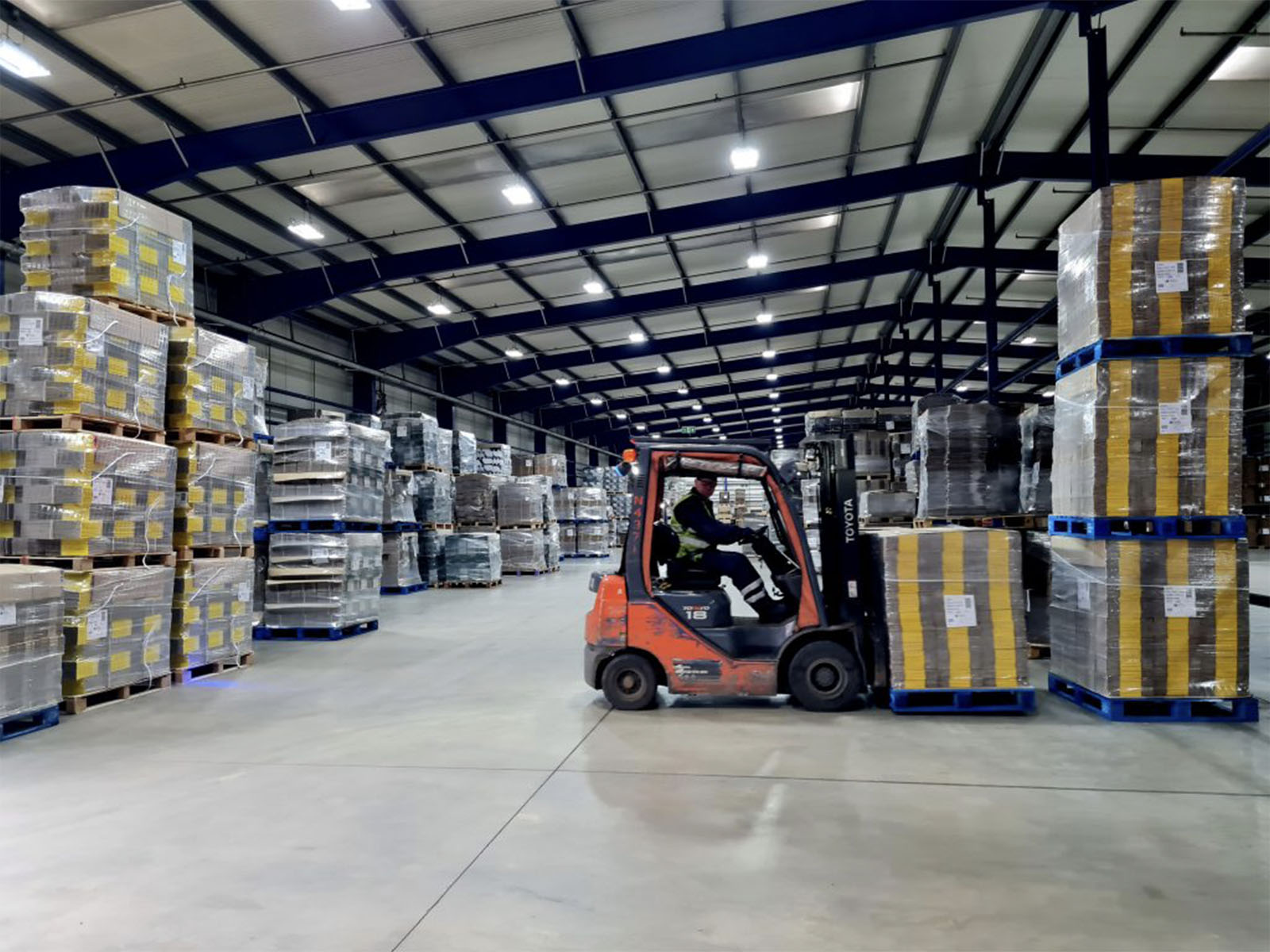 sustainable-material-handling-fleet-sheard-packaging-cs-3